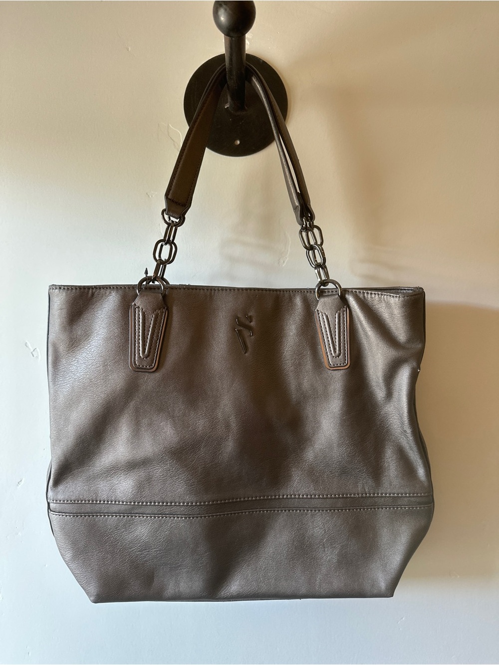 Vera Wang Brown Leather Tote with Chain-Link Straps